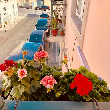 Alfacinha Ajuda Apartmán *
